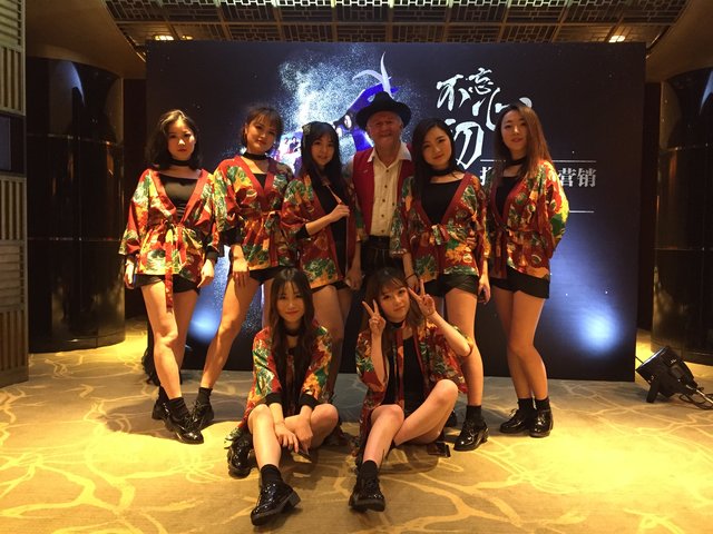 Franz Nolf bei einem Auftritt im Grand Hyatt Hotel in Shanghai mit einer Hommage an die Frauen ... | Foto: privat