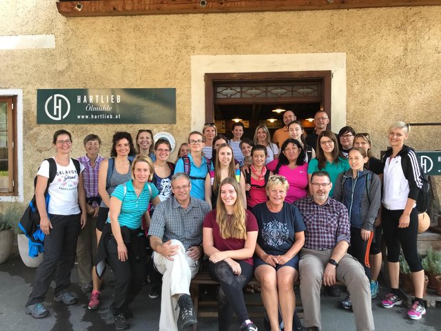 Das Team des Physikotherapeutischen Instituts genoss den Betriebsausflug im Sulmtal-Sausal. | Foto: PIL