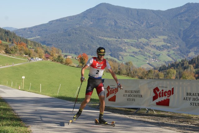 Die 13 Sekunden Rückstand auf Franz-Josef Rehrl wandelte Mario Seidl in satte 44 Sekunden Vorsprung um (hier beim Zieleinlauf im Talschluss des Gainfeldtals).