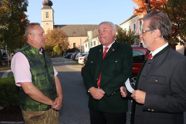 Gerald Hochstrasser mit LH Hermann Schützenhöfer und Bgm. Engelbert Huber | Foto: Cescutti
