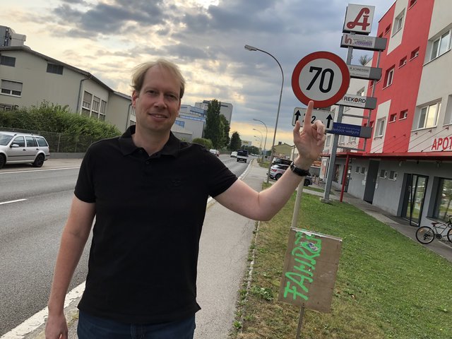 <f>Neos-Gemeinderat</f> Roman Kuhn will "Tempo 50".