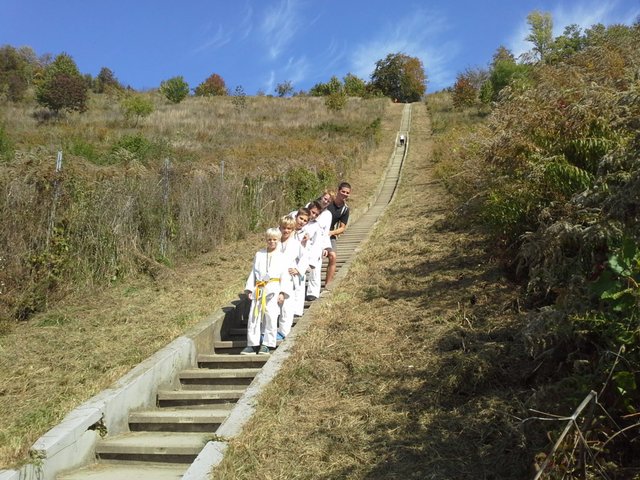 Sebastian Wurzinger (U10), Christoph Gangl, Julian Hofer, Jeremias Lindner (alle U12) und Dominik Wippel (U14) hatten im Turnier in Marburg starke Auftritte.