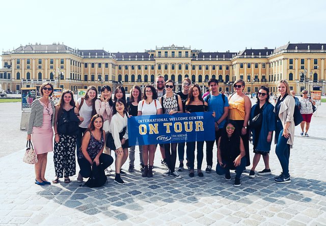 Welcome Days: Die internationalen Studierenden haben sich bei ihrem Ausflug nach Wien auch Schönbrunn angeschaut.