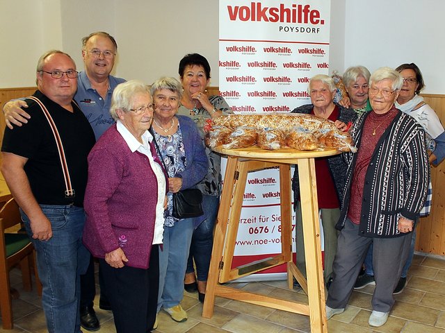 Fritz Lehner, Egon Englisch, Leopoldine Horvath, Hermine Wagner, Elfi Steffl, Maria Penka, Rosi Rossmüller, Rosa Resch und Brigitta Straub.
