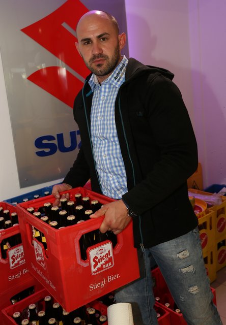 Schon wieder a Kistn leer. Mario Gagulic