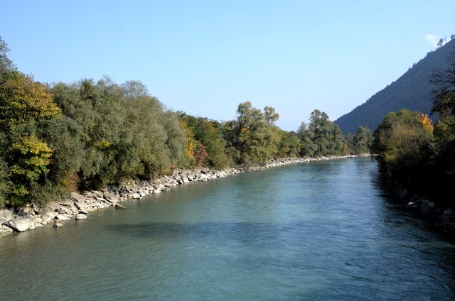 An diesem Drau-Abschnitt wird demnächst ökologischer Hochwasserschutz geschaffen