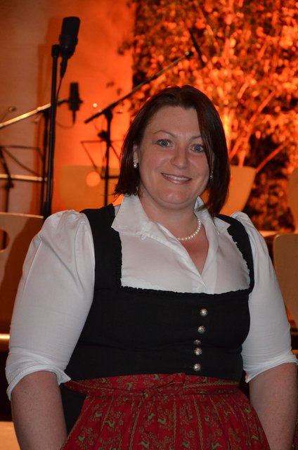 "Bigga, bogga, Besenstiel, habe ich mit meiner Oma gesungen und dann mit meinen Söhnen auch wieder".
Christine Huber,
Vermieterin Pension Höchhäusl