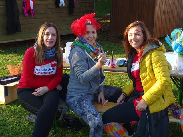 Beim Kinderschminken: Michaela Schick, Sabine Rabel und Natascha Thurner.