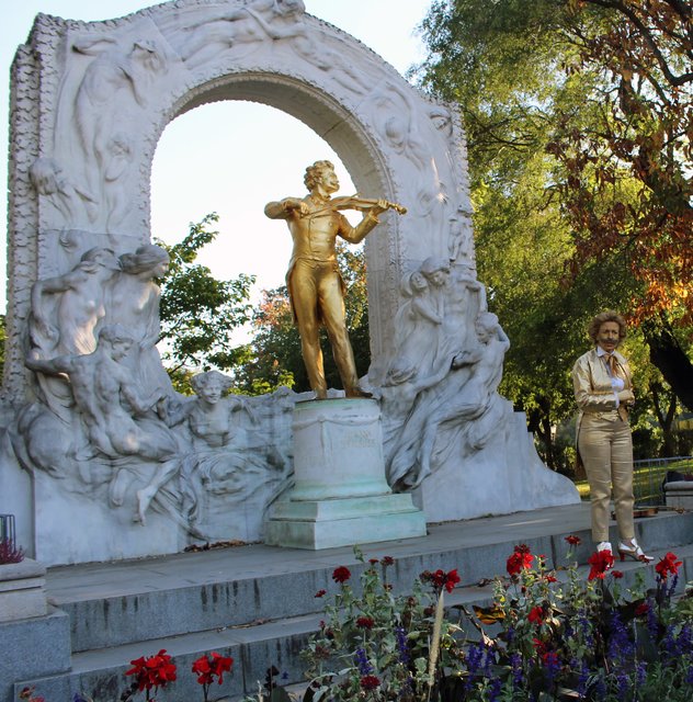 Elisabeth Wolf als Johann Strauss | Foto: Peter Markl