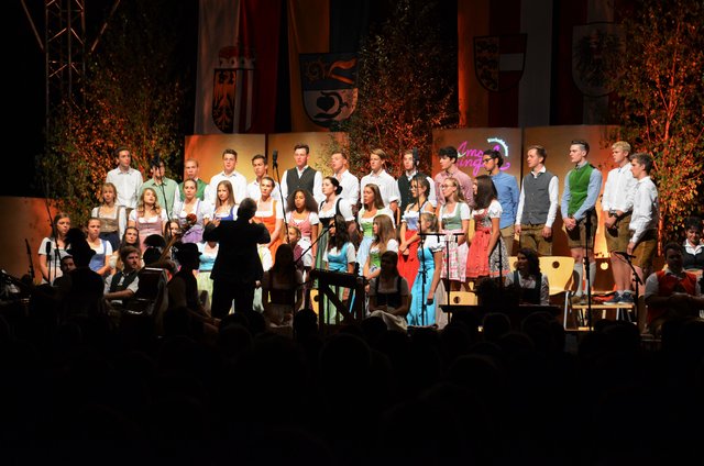 Der Oberstufenchor St. Rupert begeisterte beim Amselsingen 2018 in Bischofshofen. 