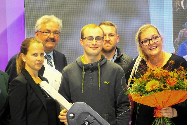 Caroline Wesely mit Gewinner Martin Neumayer und Freundin Christine Stiefsohn.