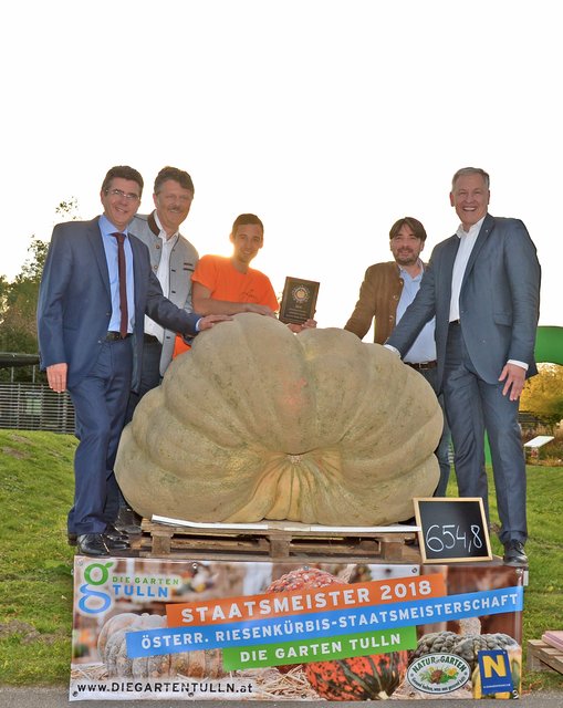 Tullns Bürgermeister Peter Eisenschenk, Andreas Freistetter, Präsident der Landarbeiterkammer NÖ, Sieger Franz Mathias, DIE GARTEN TULLN Geschäftsführer Franz Gruber und Landesrat Martin Eichtinger.
