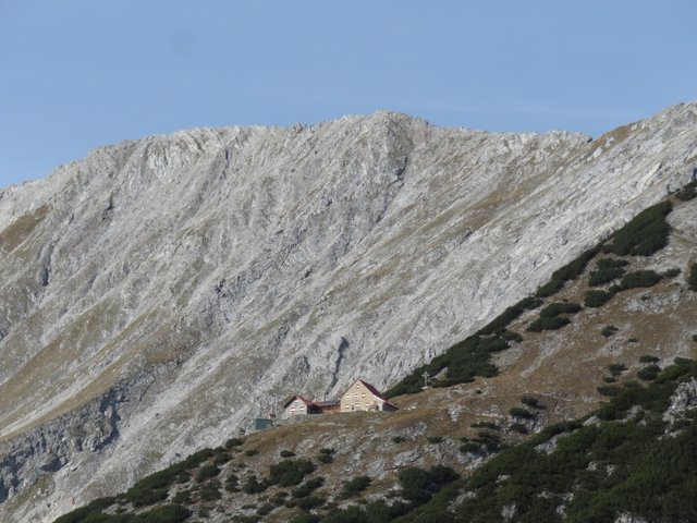 Am Bettelwurf ereignete sich am Sonntag ein schwerer Alpinunfall. Dabei starb ein 29-jähriger Mann an den Folgen seiner Kopfverletzungen.