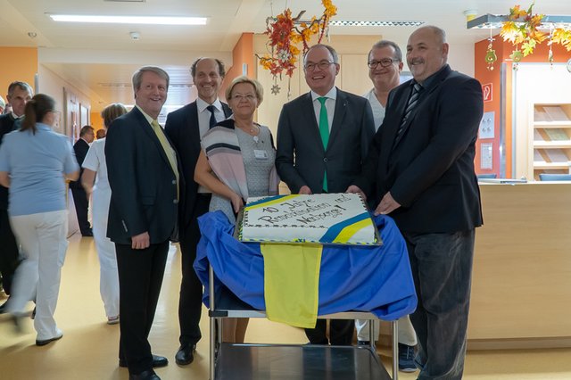Prim. Michael Böhm (Ärztlicher Standortleiter Gmünd), Prim. Andreas Kölbl (Abteilungsvorstand Augen Horn), DGKP Herta Weissensteiner (Pflegerische Standortleitung Gmünd), Stephan Pernkopf (Landeshauptfrau-Stellvertreter), Prim. Peter Kellner (Abteilungsvorstand RNS Gmünd), DKarl Binder (Kaufm. Standortleiter Gmünd).