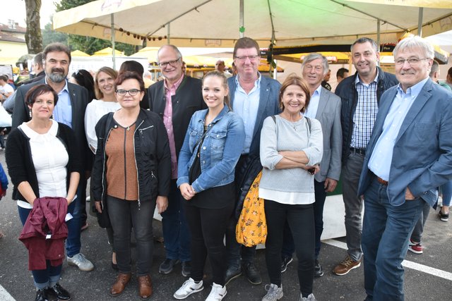 Die Bleiburger Gemeindebediensteten und Kommunalpolitiker mit Bgm. Stefan Visotschnig (re.) in Lovran