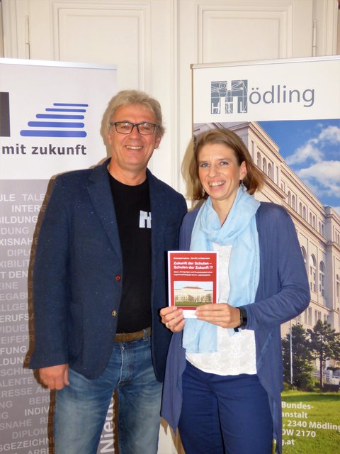 Die Veranstalterin Nicole Hummer und HTL-Direktor Harald Hrdlicka.