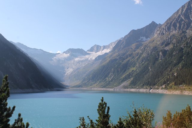 Das Schlegeistal heute – aufgenommen im August 2018. Man sieht die Veränderung am Gletscher im Hintergrund