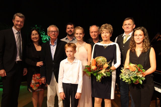 V.l.n.r.: Josef Bratl, Dong-Yeon Stelzmüller, Paul Pavek, Martin Michelitsch, Jakob Trinkl, Gisela Artner, Günter Weingrill, Michaela Pinkas, Gerhard Flicker, Martina Schlemmer
