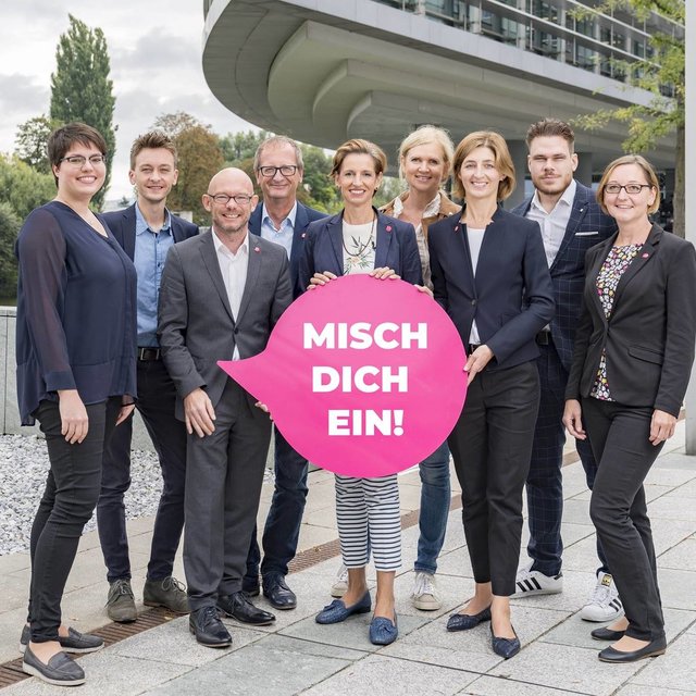 Die NEOS-Abordnung kommt in den Bezirk Tulln - nach Zwentendorf.