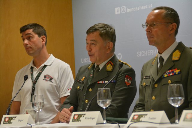 Das Abwehramt ist einer der beiden Nachrichtendienste des Bundesheers und untersteht, wie das Heeres-Nachrichtenamt (HNaA), dem Bundesministerium für Landesverteidigung (BMLV). Das Abwehramt dient dem „Eigenschutz“ des Bundesheeres.