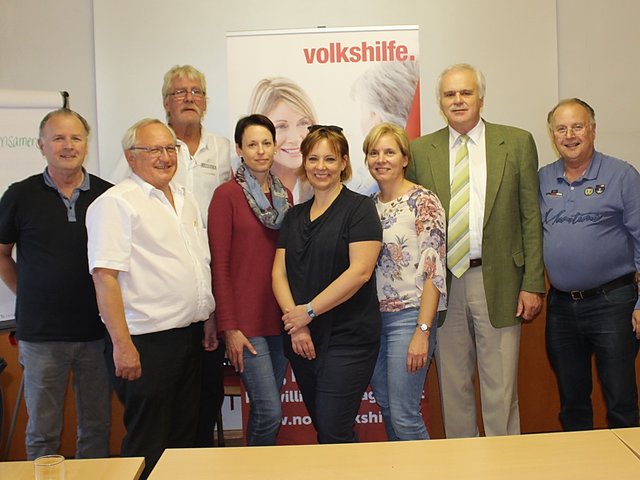 Alfred Englisch, Gerhard Schuckert, Paul Dalsasso, Bettina Lanzenberger (Volkshilfe NÖ – Freiwilligen-Management), Veronika Adensamer (Arbeiterkammer NÖ), Martina Zobl (Volkshilfe NÖ – Regionalleitung Weinviertel), Johann Keminger (Vorsitzender Volkshilfe Bezirk Mistelbach) und Egon Englisch