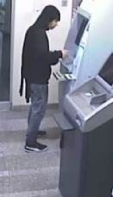 Das Landespolizeikommando NÖ ersucht um Mithilfe. Für die Person am Foto gilt selbstverständlich die Unschuldsvermutung.