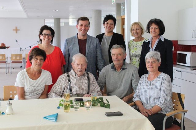 Karl Siller wurde 95. Zum Geburtstag gratulierte eine Delegation der Stadtgemeinde.