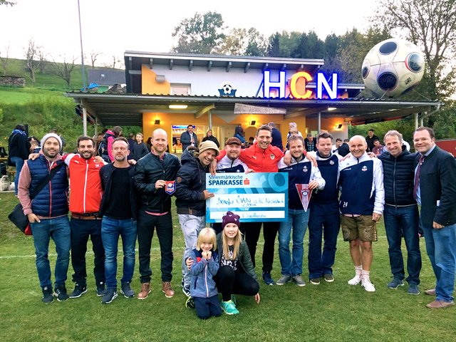 Stark: Mehr als 2.500 Euro kamen beim Benefizmatch zusammen.