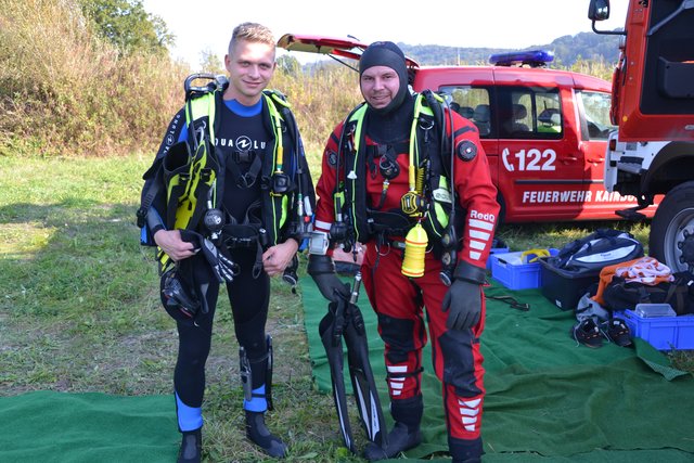 Die Einsatztaucher hatten auch Aufgaben bei der Übung zu erfüllen. | Foto: BFV Fürstenfeld