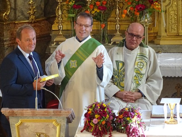 Pfarrgemeinderatsobmann Josef Mair, Diakon Franz Ferihumer, Pfarradministrator Jaroslaw Niemyjski (v. l.).