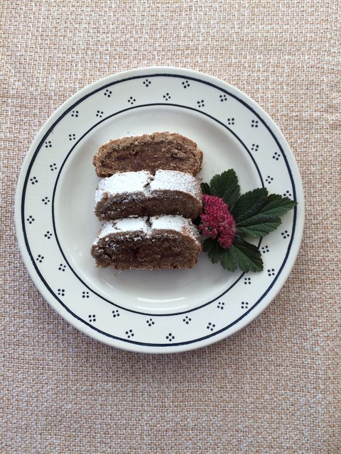 Grammelstrudel: Gekocht von den Schülerinnen der Fachschule Mauerkirchen, gemeinsam mit Lehrerin Gerti Eckl.