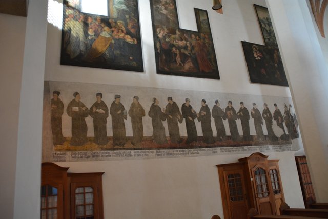 Das Franziskanerkloster und die dazugehörende Kirche in Bozen beherbergen wertvolle Fresken und weitere Kunstwerke.