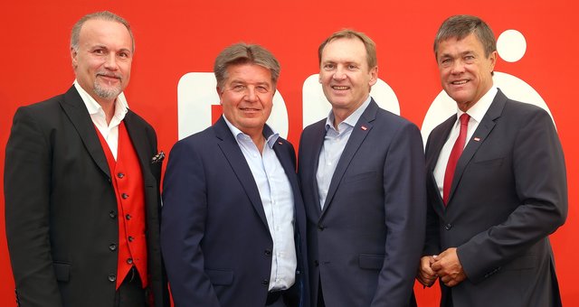 ARBÖ-Generalsekretär Gerald Kumnig, ARBÖ-OÖ-Präsident Reinhold Entholzer, Thomas Harruk, ARBÖ-Präsident Peter Rezar (v.l.).