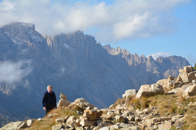 Eine gemütliche Wanderung am Fuße des 3.004 Meter hohen Rosengartens im Eggental.