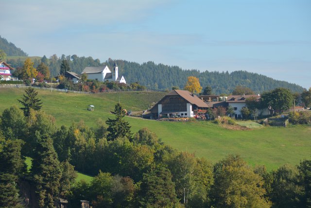 Ein Spaziergang zu den beeindruckenden Erdpyramiden am Ritten.