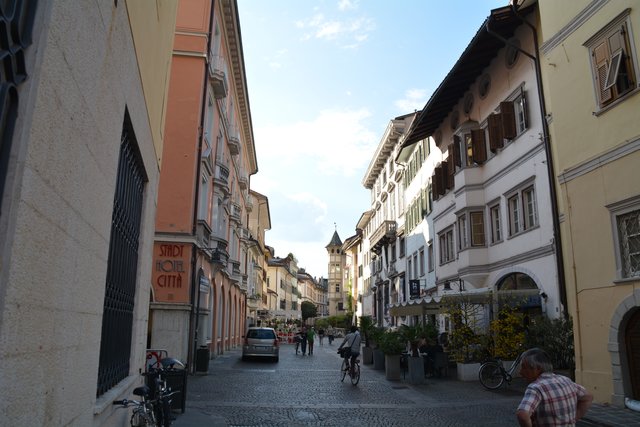 Mit fast 110.000 Einwohnern ist Bozen die größte Stadt in Südtirol.