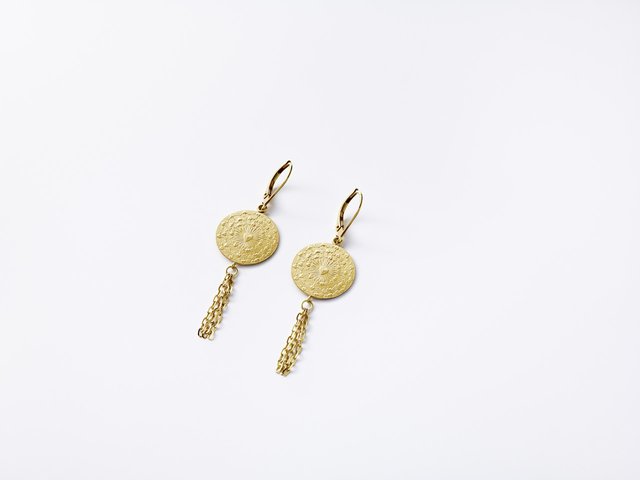 Liebe, 2017,Gold-Ohrhänger aus der Gold- und Silberkollektion „Wachgeküsst“