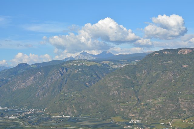 Beim Gasthaus Lipp in Perdonig bietet sich dieser herrliche Ausblick auf die Berge.