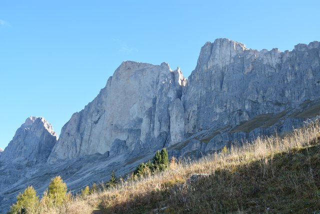 Eine gemütliche Wanderung am Fuße des 3.004 Meter hohen Rosengartens im Eggental.