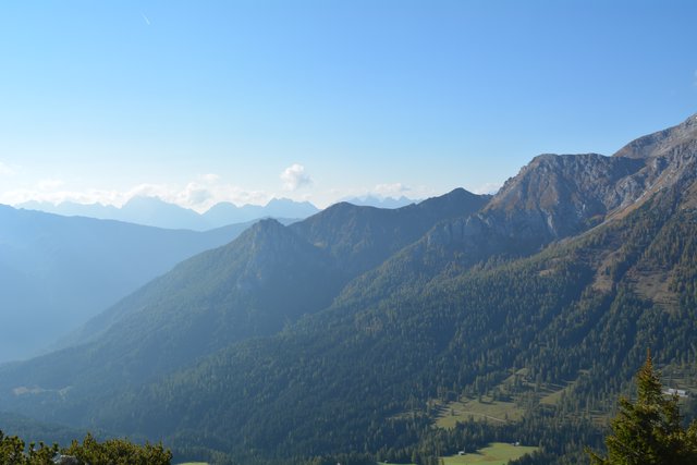 Eine gemütliche Wanderung am Fuße des 3.004 Meter hohen Rosengartens im Eggental.