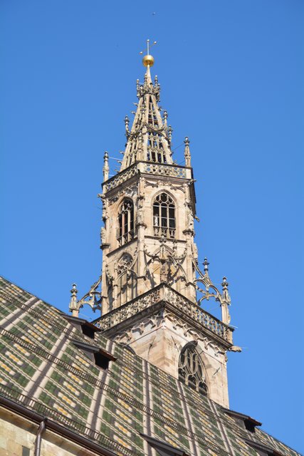 Der Dom Maria Himmelfahrt ist die Stadtpfarrkirche der Südtiroler Landeshauptstadt Bozen und Bischofskirche der römisch-katholischen Diözese Bozen-Brixen.
