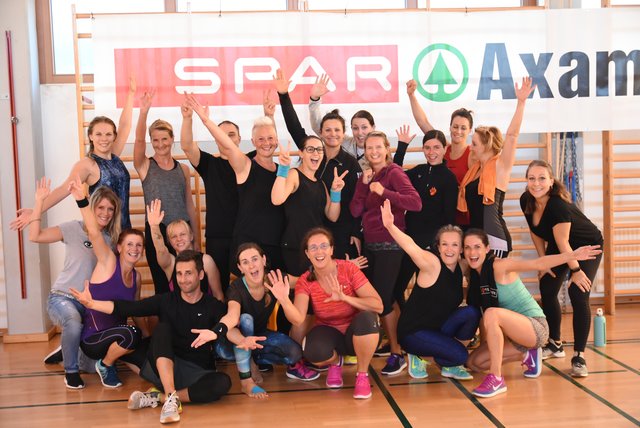 Beste Laune bei den Active Tigers Axams trotz (oder wegen) "Maximum-Power-Einheiten" mit Master Patrick Schöch!