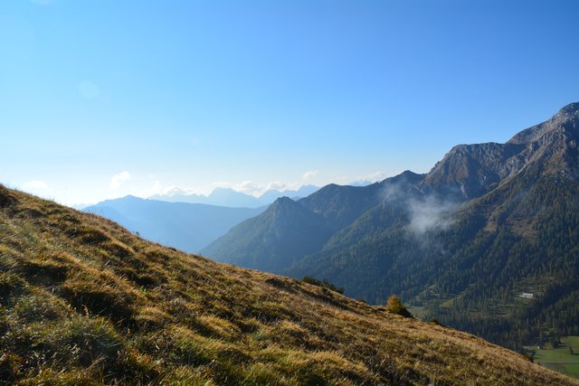 Eine gemütliche Wanderung am Fuße des 3.004 Meter hohen Rosengartens im Eggental.
