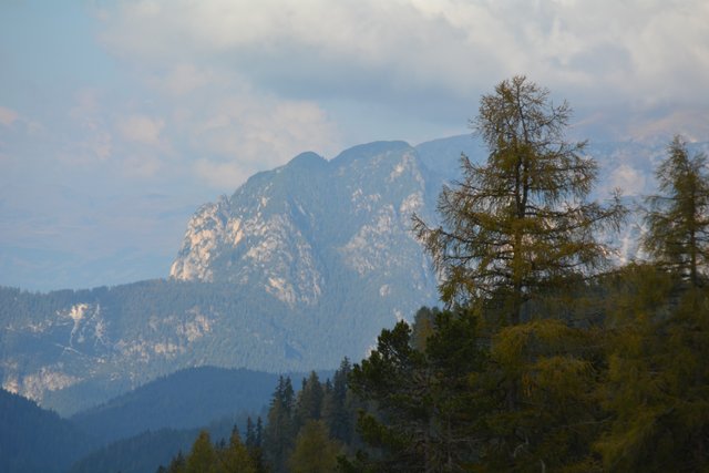 Schöner Spaziergang von der Maierl Alm nach Obereggen im Eggental.