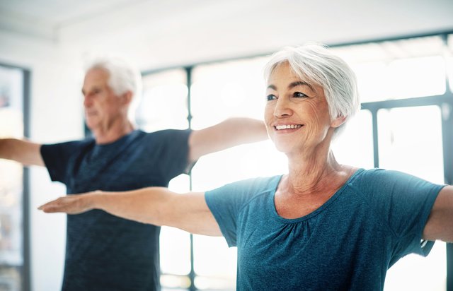 Bewegungsprogramme sind ein wichtiger Bestandteil des Gesundheitsprogramms der NÖGKK. „SENaktiv – Sicher im Alter bewegen“ unterstützt Menschen ab 60 dabei, Kraft aufzubauen und ihre Balance zu verbessern.