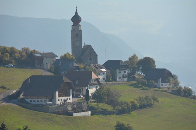 Ein Spaziergang zu den beeindruckenden Erdpyramiden am Ritten.