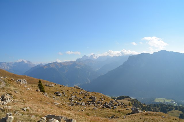 Eine gemütliche Wanderung am Fuße des 3.004 Meter hohen Rosengartens im Eggental.