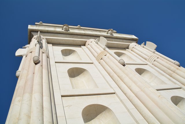 Das Siegesdenkmal (italienisch Monumento alla Vittoria) auf dem Siegesplatz (italienisch Piazza della Vittoria) in Bozen ist eines der bedeutendsten Monumente aus der Zeit des Faschismus in Südtirol.