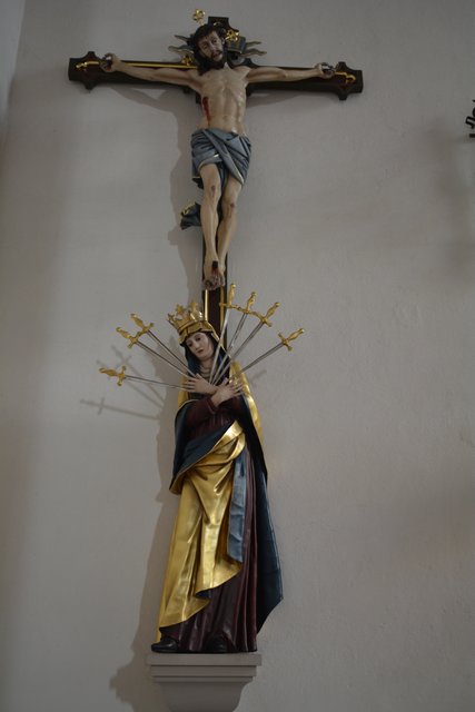 Das Franziskanerkloster und die dazugehörende Kirche in Bozen beherbergen wertvolle Fresken und weitere Kunstwerke.