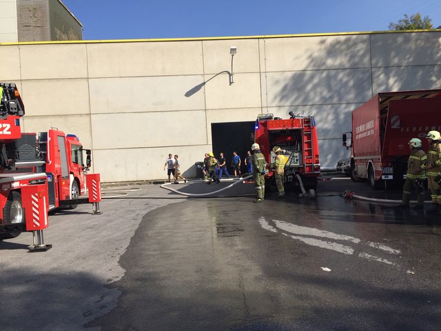 Im Keller des Industriebetriebs kam es zu einem Maschinenbrand
